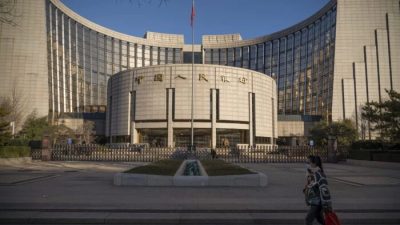 Китай продает валюту и нефть, чтобы избежать будущих санкций