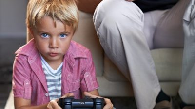 Увлечение компьютерными играми вредит психическому и физическому здоровью вашего ребёнка