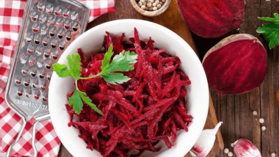 Куриная печень с маринованным луком