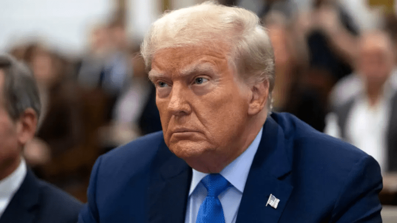 Флаг США развевается у здания Нью-Йоркской фондовой биржи в Нью-Йорке 11 марта 2019 года. (Don Emmert/AFP via Getty Images) | Epoch Times Media