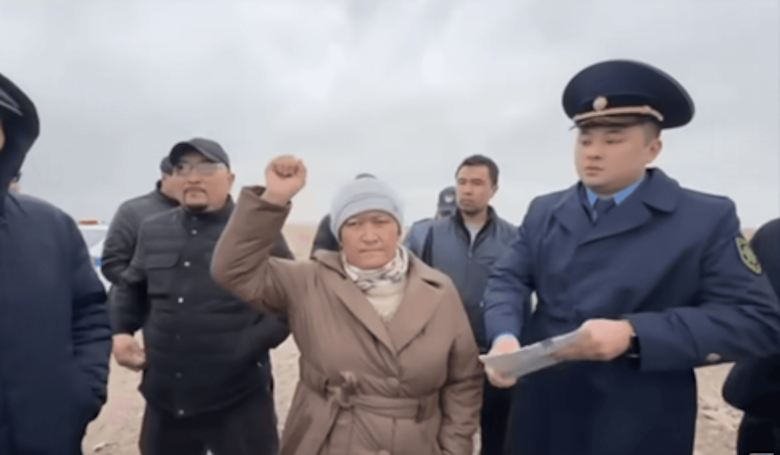 Казахстан арестовал правозащитников после давления со стороны Пекина
