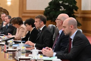 Рост торгового дисбаланса усиливает мировое сопротивление экспортной политике Китая