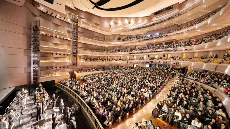 Ведущие шоу приводят конкретные подробности того, как КПК блокировала свободу творчества в Канаде