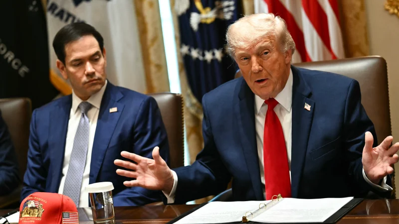 Президент США Дональд Трамп и госсекретарь США Марко Рубио, 27 мая 2026 года | Фото: Кент Нисимура / AFP via Getty Images | Epoch Times Media