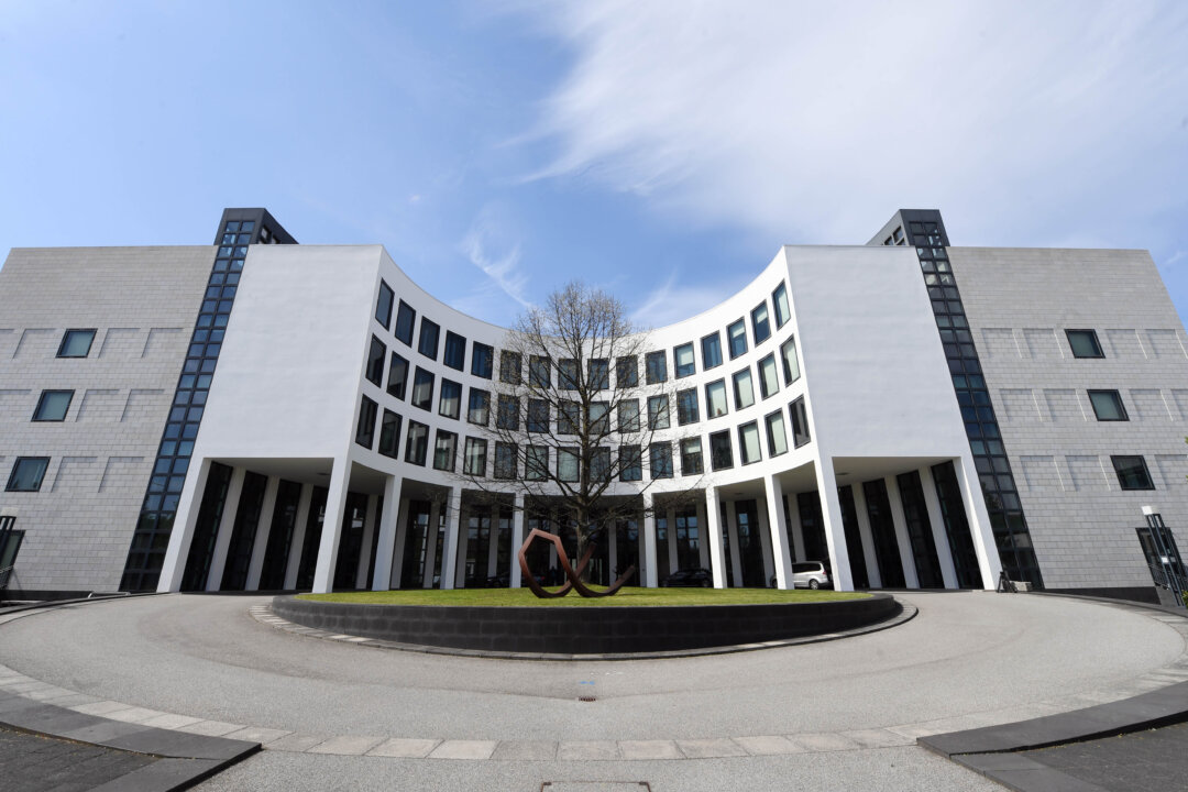 На снимке — здание Федеральной прокуратуры (Bundesanwaltschaft) в Карлсруэ, на юго-западе Германии, 12 апреля 2017 года. (Ули Дек/dpa/AFP via Getty Images) | Epoch Times Media