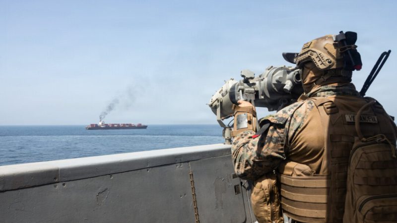 20 апреля 2026 года военно-морские силы США патрулируют Аравийское море вблизи Ормузского пролива. (Фото: ВМС США, Getty Images) | Epoch Times Media