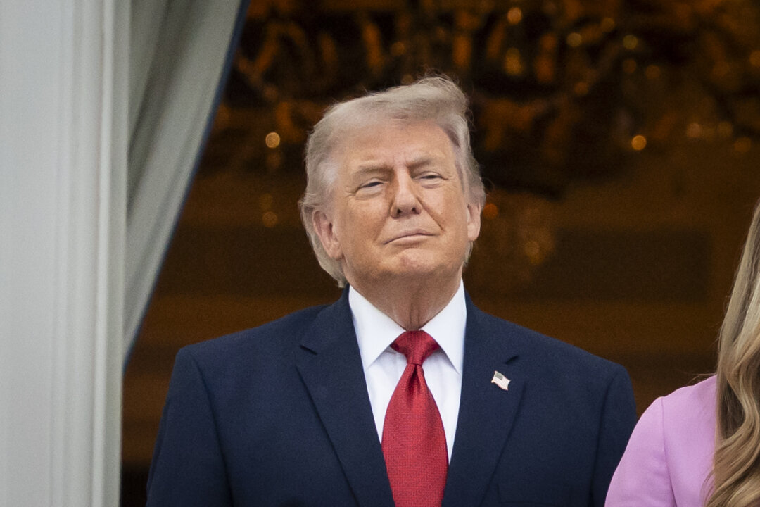 Трамп намекнул на возможность вмешательства в дела Кубы после предъявления обвинения Кастро