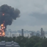 В Москве горит самый большой НПЗ, дроны атаковали российскую столицу