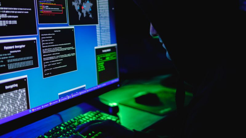 Китай крадет возможности искусственного интеллекта, которые он не может создать сам, утверждает компания по кибербезопасности.