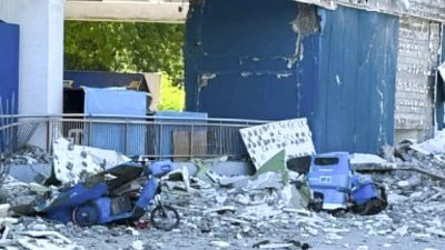 Землетрясение магнитудой 7,8 на Филиппинах унесло жизни по меньшей мере 32 человек, разрушило здания и вызвало цунами