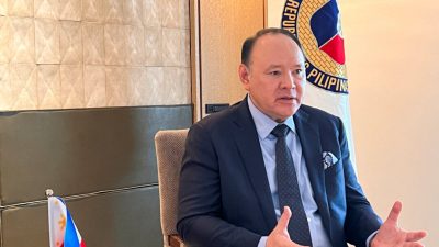Глава министерства обороны Филиппин заявил, что санкции Китая его не остановят.