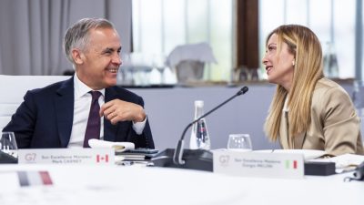 Канада начала переговоры с Италией о закупке современных учебно-тренировочных самолетов