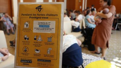 В Париже ввели запрет на употребление алкоголя в общественных местах из-за жары
