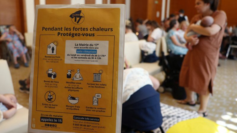 В Париже ввели запрет на употребление алкоголя в общественных местах из-за жары