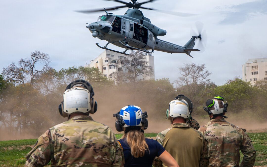 Военные США оказывают помощь в ликвидации последствий смертоносных землетрясений в Венесуэле