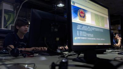На фоне растущего недовольства населения в Китае государство активизирует кампанию по подавлению инакомыслия в интернете