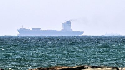 Иран атаковал Катар, ОАЭ, Бахрейн и Кувейт — Ормузский пролив закрыт
