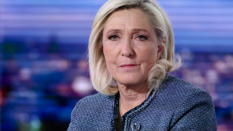 Ле Пен сохранила свою кандидатуру: юристы объясняют, что будет дальше