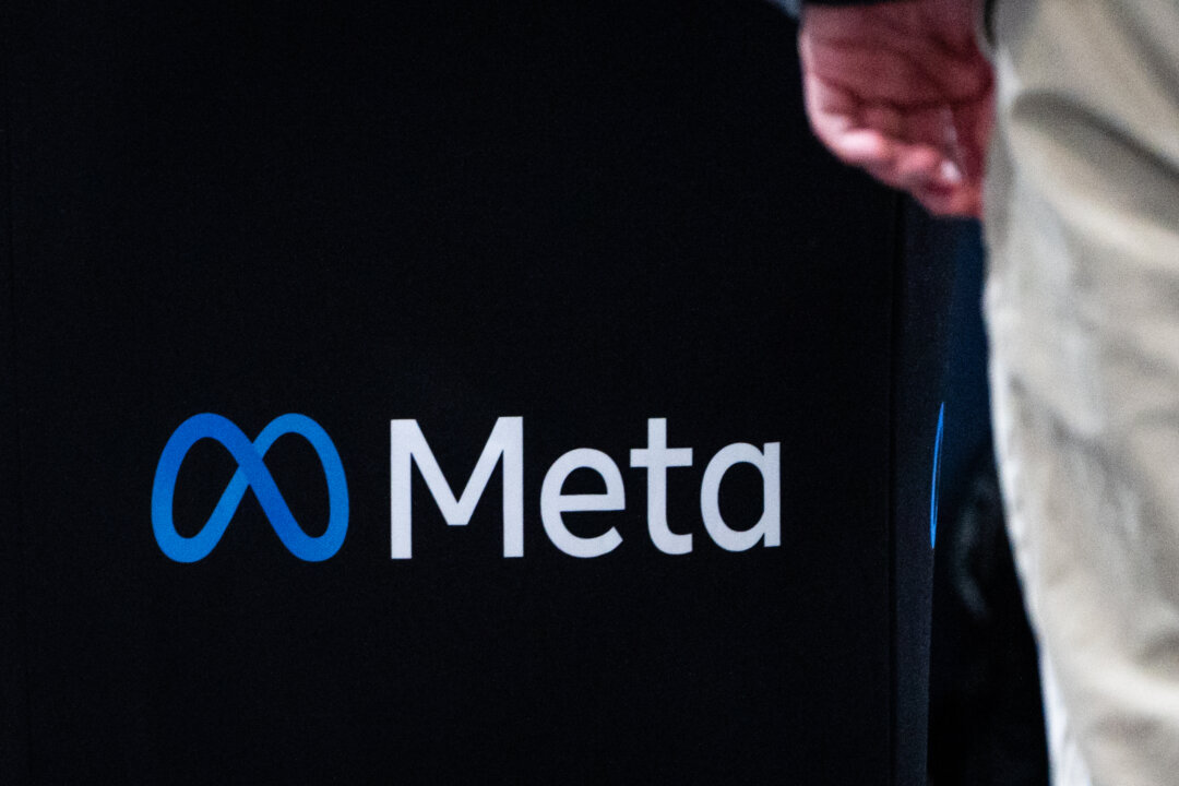 Технологическая компания Meta Platforms на стенде в рамках проекта специальных конкурентных исследований AI+Expo в Вашингтоне 2 июня 2025 года. (Мадалина Василиу/The Epoch Times) | Epoch Times Media
