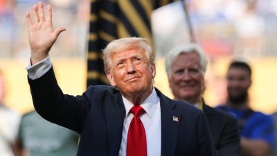 Трамп лично посетит финал чемпионата мира по футболу и вручит трофей победителю
