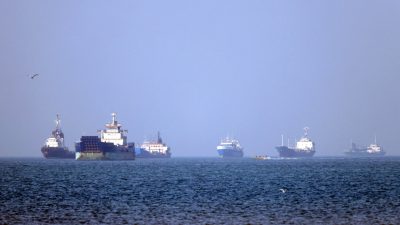 Цены на нефть резко выросли на фоне усиления американо-иранских боевых действий, Корпус стражей исламской революции объявил о закрытии Ормузского пролива