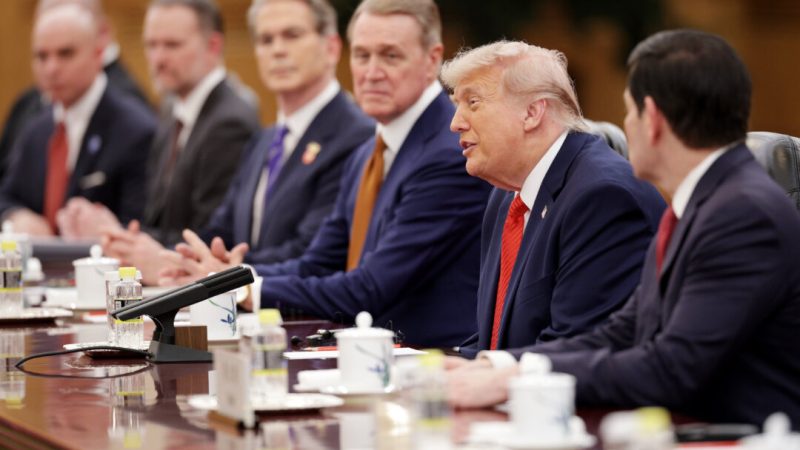 Президент США Дональд Трамп выступает во время двусторонней встречи с лидером Китая Си Цзиньпином в Пекине 14 мая 2026 года. (Алекс Вонг/Getty Images)