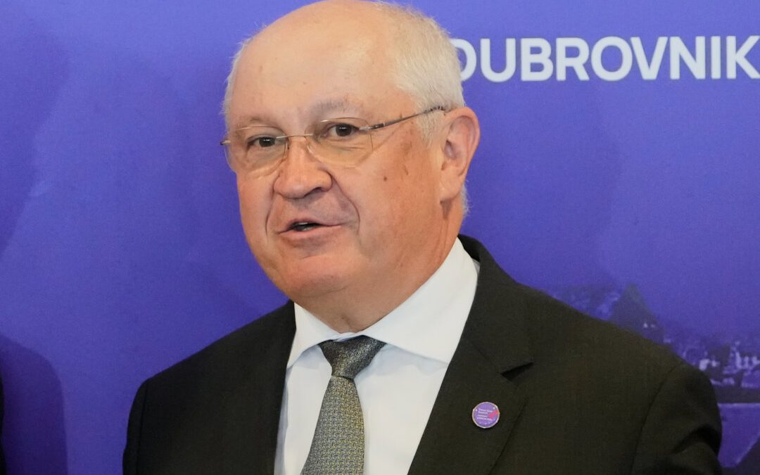 Премьер-министр Молдовы уходит в отставку, что приводит к отставке правительства