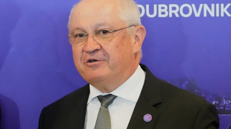 Премьер-министр Молдовы уходит в отставку, что приводит к отставке правительства