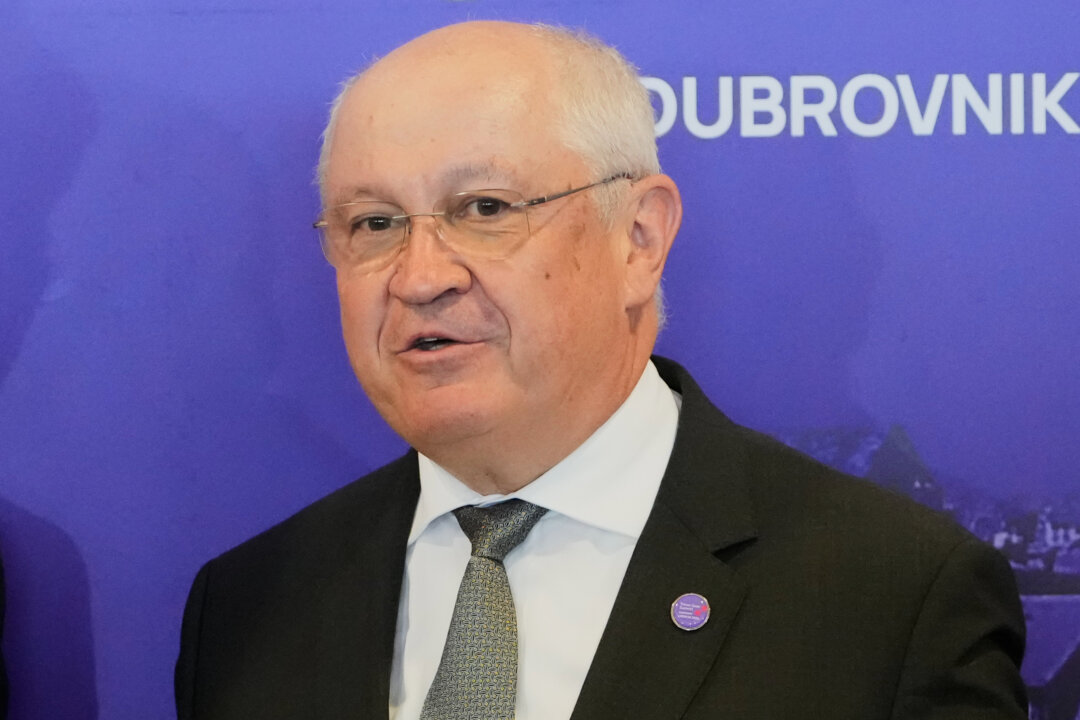 Премьер-министр Молдовы Александру Мунтяну участвует в саммите «Трёх морей» в Дубровнике, Хорватия, 28 апреля 2026 года. (Darko Bandic/AP Photo) | Epoch Times Media