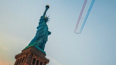 От сердца Парижа до садов Версаля Франция отмечает 250-летие Америки