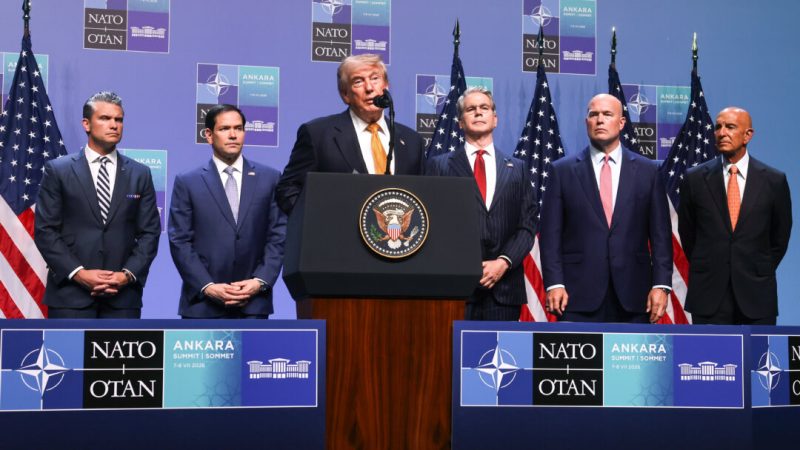 Трамп предупреждает о глобальном распространении коммунизма на саммите НАТО