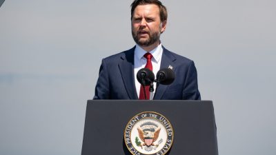 Вэнс выдвинул Ирану ультиматум на фоне новых военных ударов США