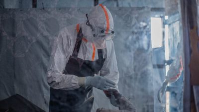 Подтвержденное число смертей в результате вспышки лихорадки Эбола Eclipse 1000