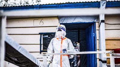 Число жертв вспышки лихорадки Эбола превысило 930 человек