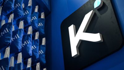 Новый китайский искусственный интеллект соперничал с лучшими американскими разработками, но затем столкнулся с нехваткой вычислительной мощности