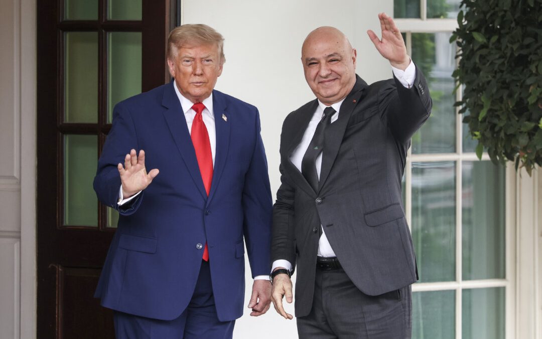 Трамп заявил, что США «разберутся с этим», если хуситы введут блокаду