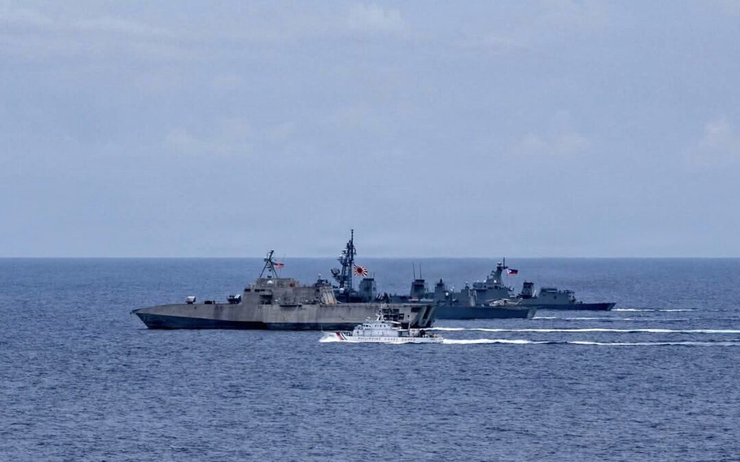 США, Япония и Филиппины завершили совместные военные учения в Южно-Китайском море
