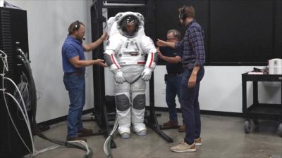 В Хьюстоне разрабатывают скафандры для лунной высадки