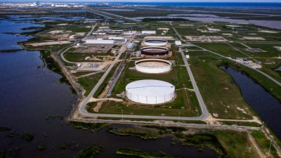 Стратегический нефтяной резерв США находится на самом низком уровне с 1982 года
