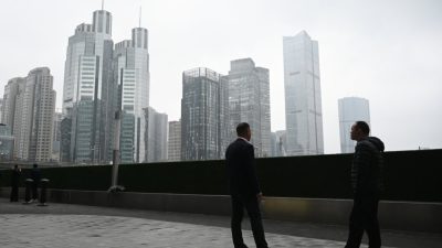 Китай облагает налогом офшорные трасты, стремясь захватить зарубежные активы; аналитики говорят, что это ведет к массовому оттоку богатых китайцев
