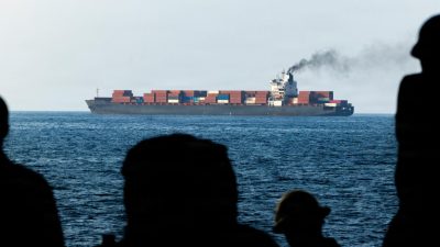 Британская группа сообщила о нападении на грузовое судно в Красном море у берегов Йемена, в результате которого есть жертвы