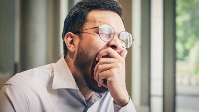Сонливость после еды: специалист по традиционной китайской медицине раскрывает вероятные причины