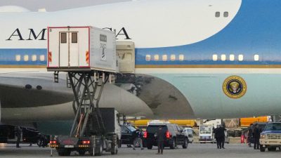 Трамп заявил, что Секретная служба заставила его сменить самолет в Турции из-за угрозы