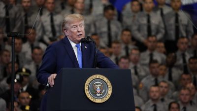 Трамп заявил, что «в скором времени» объявит Ормузский пролив территорией США