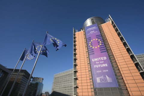 Здание Берлаймонт, штаб-квартира Европейской комиссии, в Брюсселе, 15 декабря 2025 года. (Nicolas Tucat/AFP via Getty Images) | Epoch Times Media