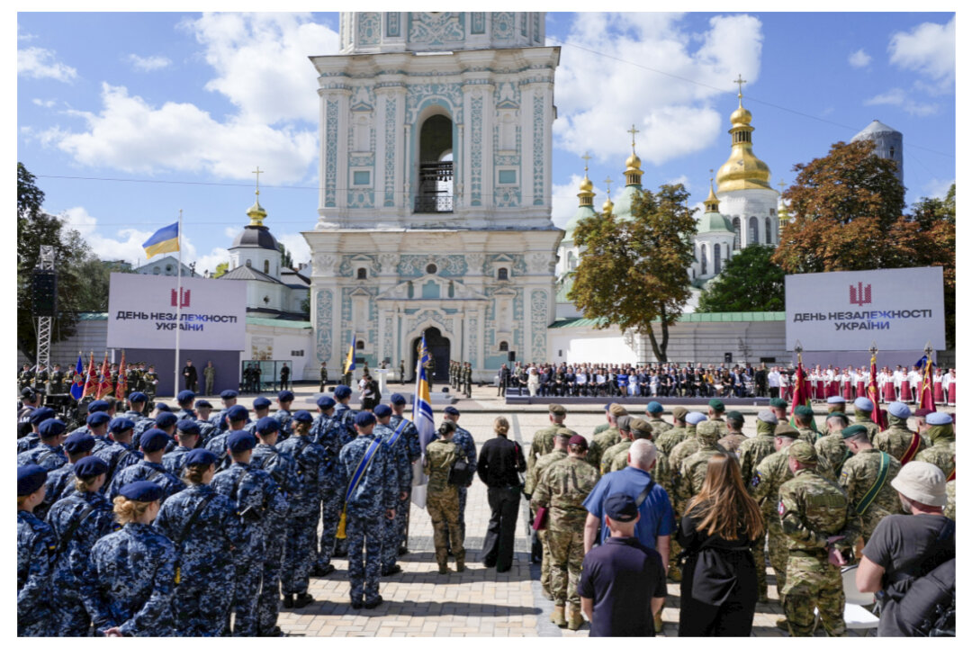 Украина хочет мира, но не сдастся, заявил Зеленский