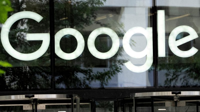 Логотип Google перед офисом компании в Лондоне 24 июня 2025 года. (Карлос Хассо/Reuters)
