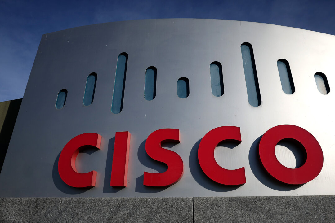 Логотип Cisco изображен перед штаб-квартирой Cisco в Сан-Хосе, штат Калифорния, 9 февраля 2024 года. (Джастин Салливан/Getty Images) | Epoch Times Media