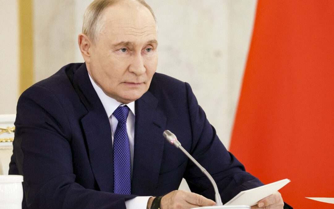Путин предупреждает, что отправка войск европейскими странами в Украину будет означать «войну с Россией»