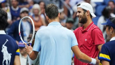 Первая ракетка мира Зверев вышел в полуфинал US Open и встретится с Хачановым после травм Блока
